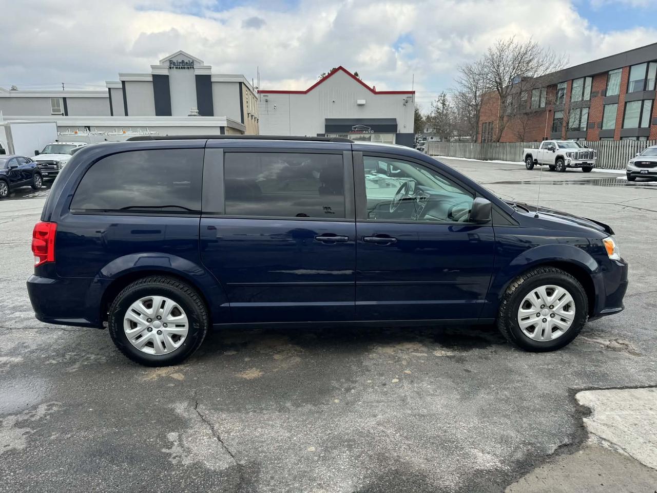 2016 Dodge Grand Caravan 4dr Wgn SXT Photo4