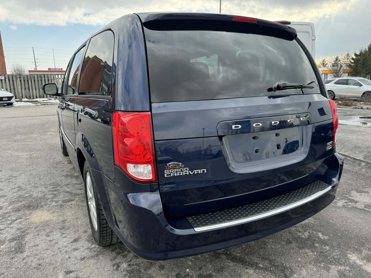 2016 Dodge Grand Caravan 4dr Wgn SXT Photo2