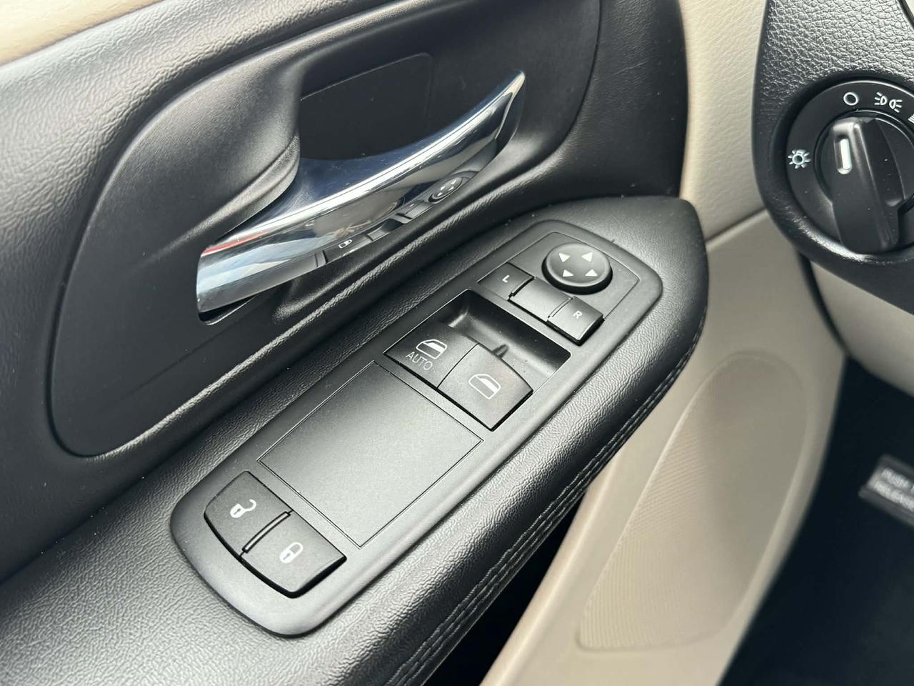 2016 Dodge Grand Caravan 4dr Wgn SXT Photo