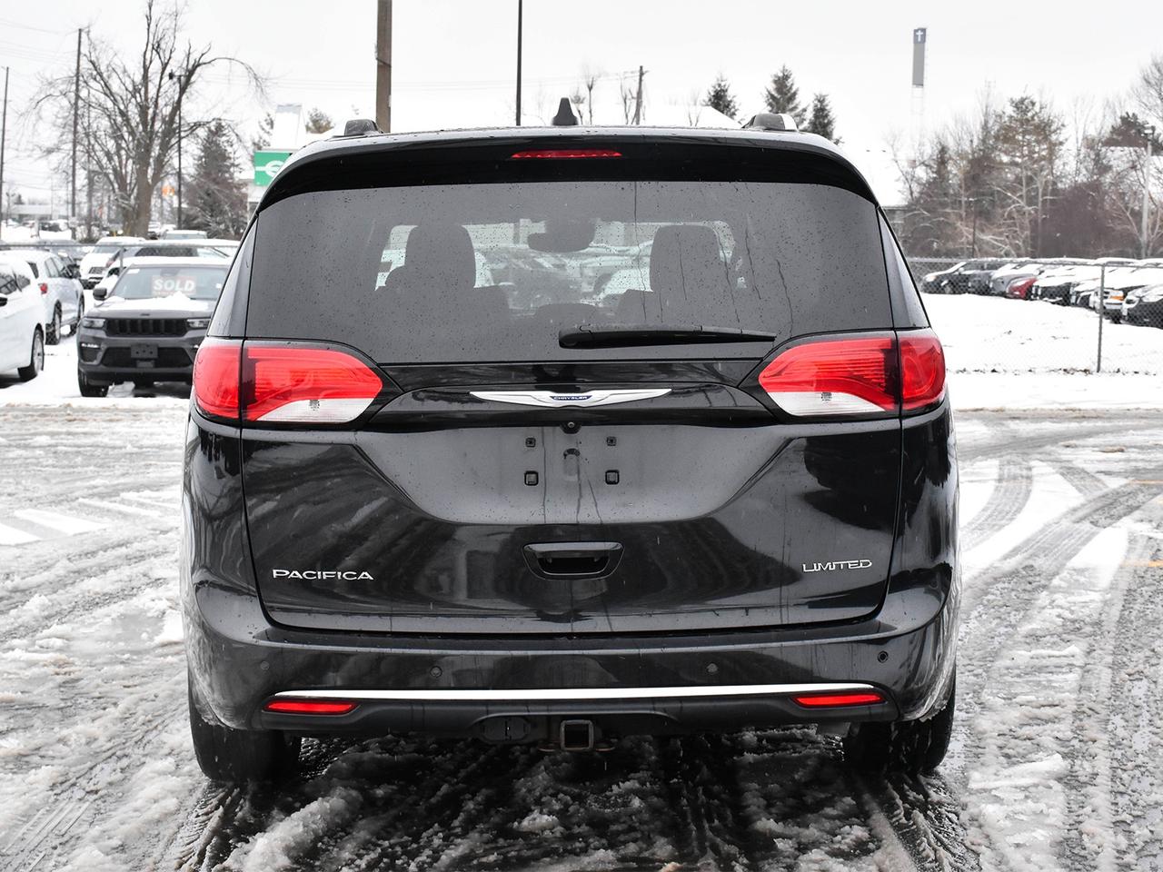 2020 Chrysler Pacifica Limited Photo4
