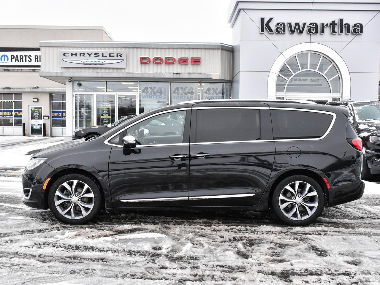 2020 Chrysler Pacifica Limited Photo