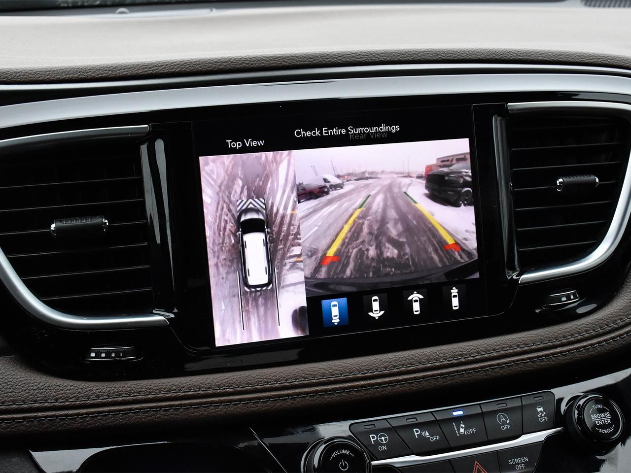 2020 Chrysler Pacifica Limited Photo