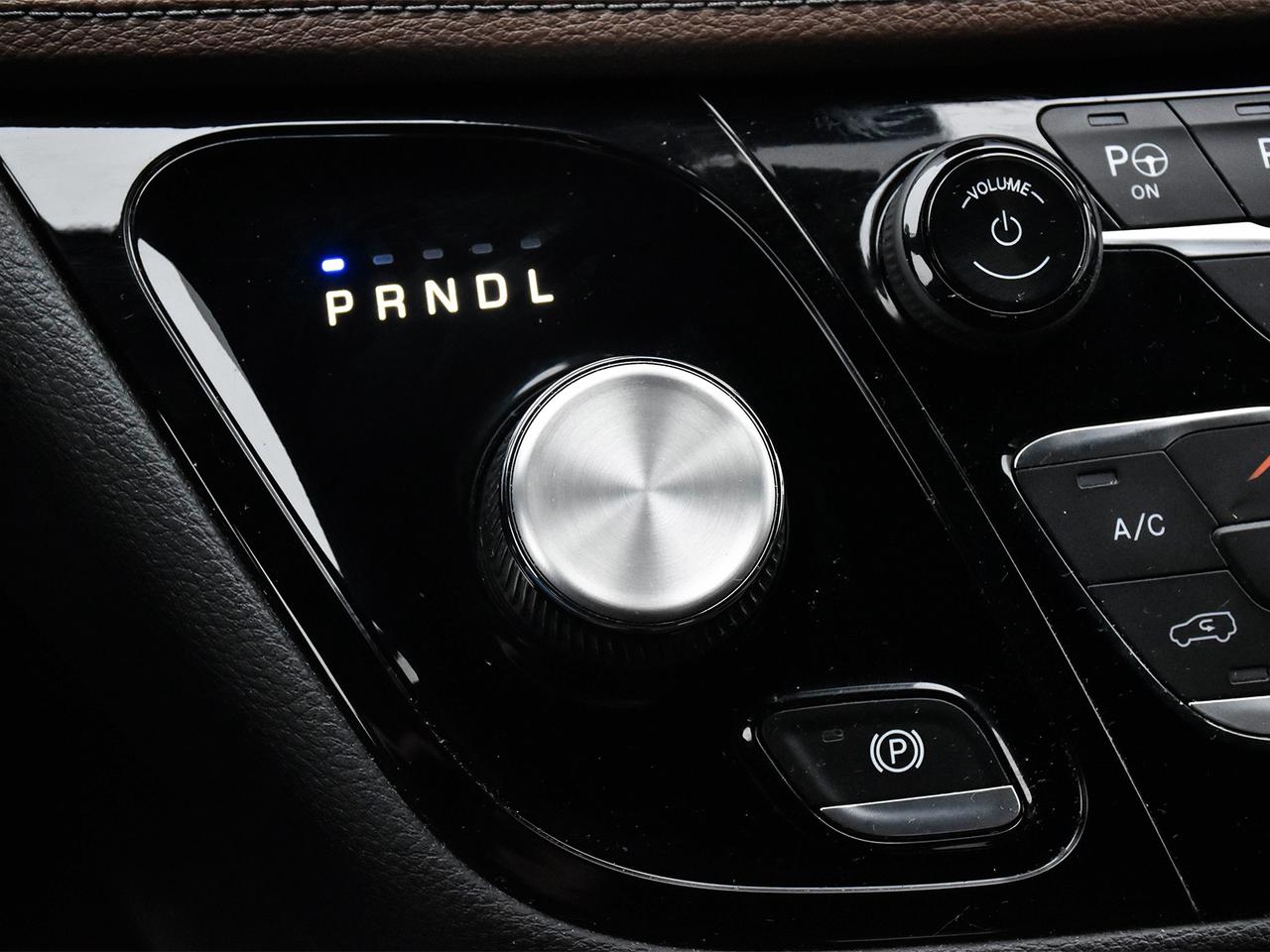 2020 Chrysler Pacifica Limited Photo