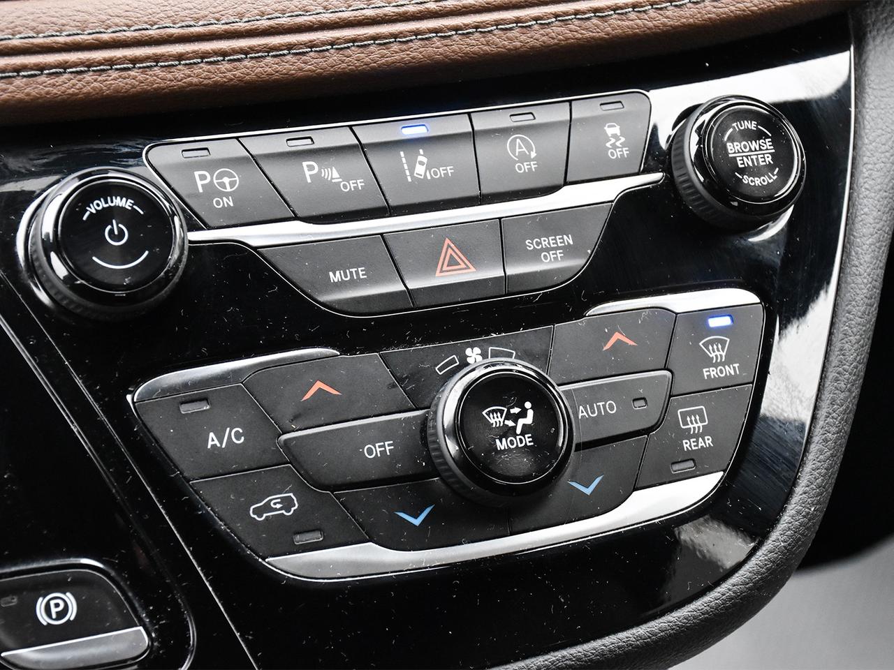 2020 Chrysler Pacifica Limited Photo