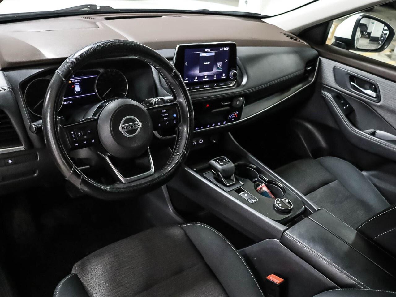 2021 Nissan Rogue SV Photo
