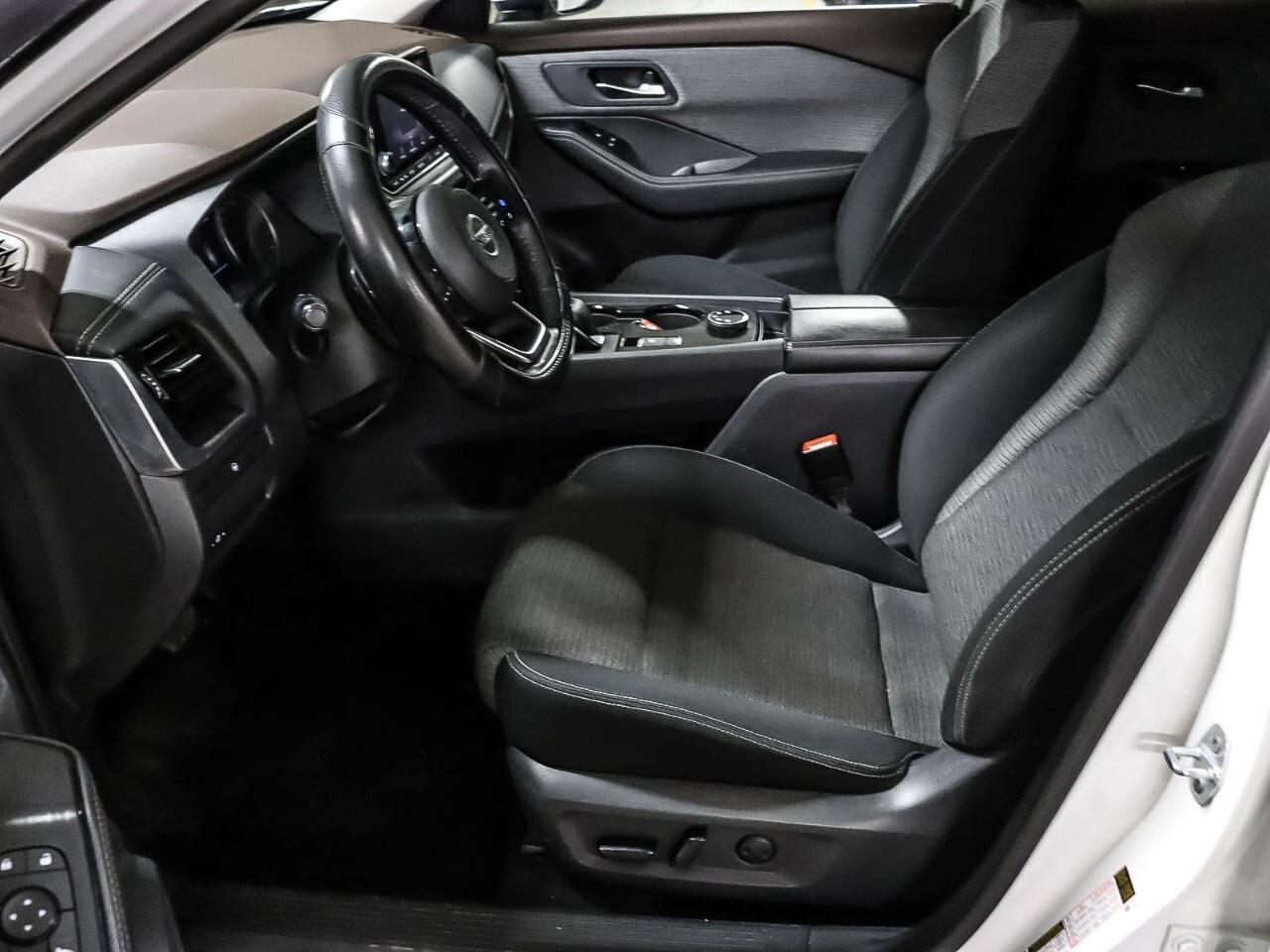 2021 Nissan Rogue SV Photo