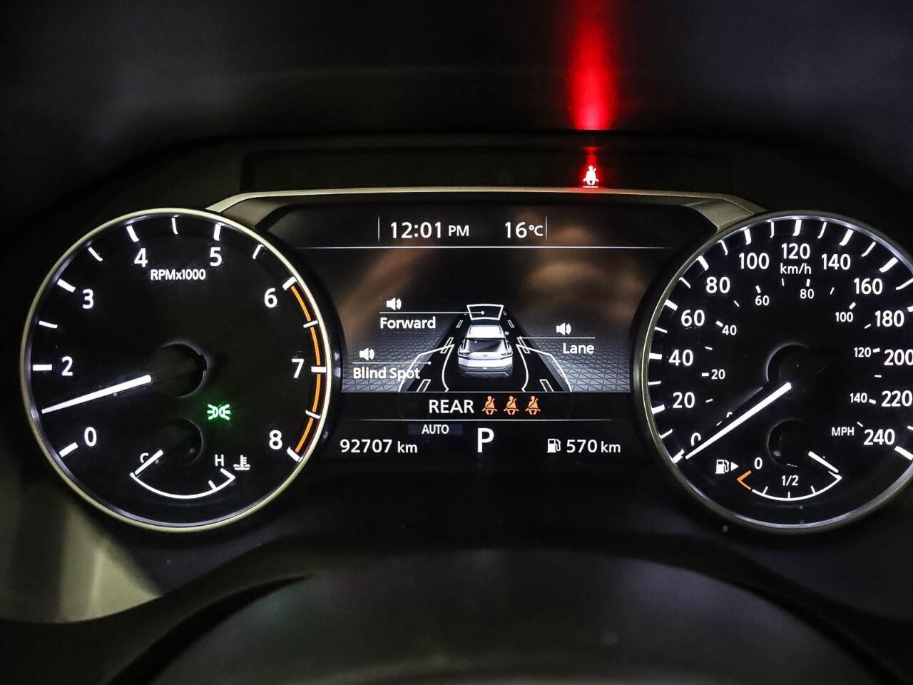 2021 Nissan Rogue SV Photo