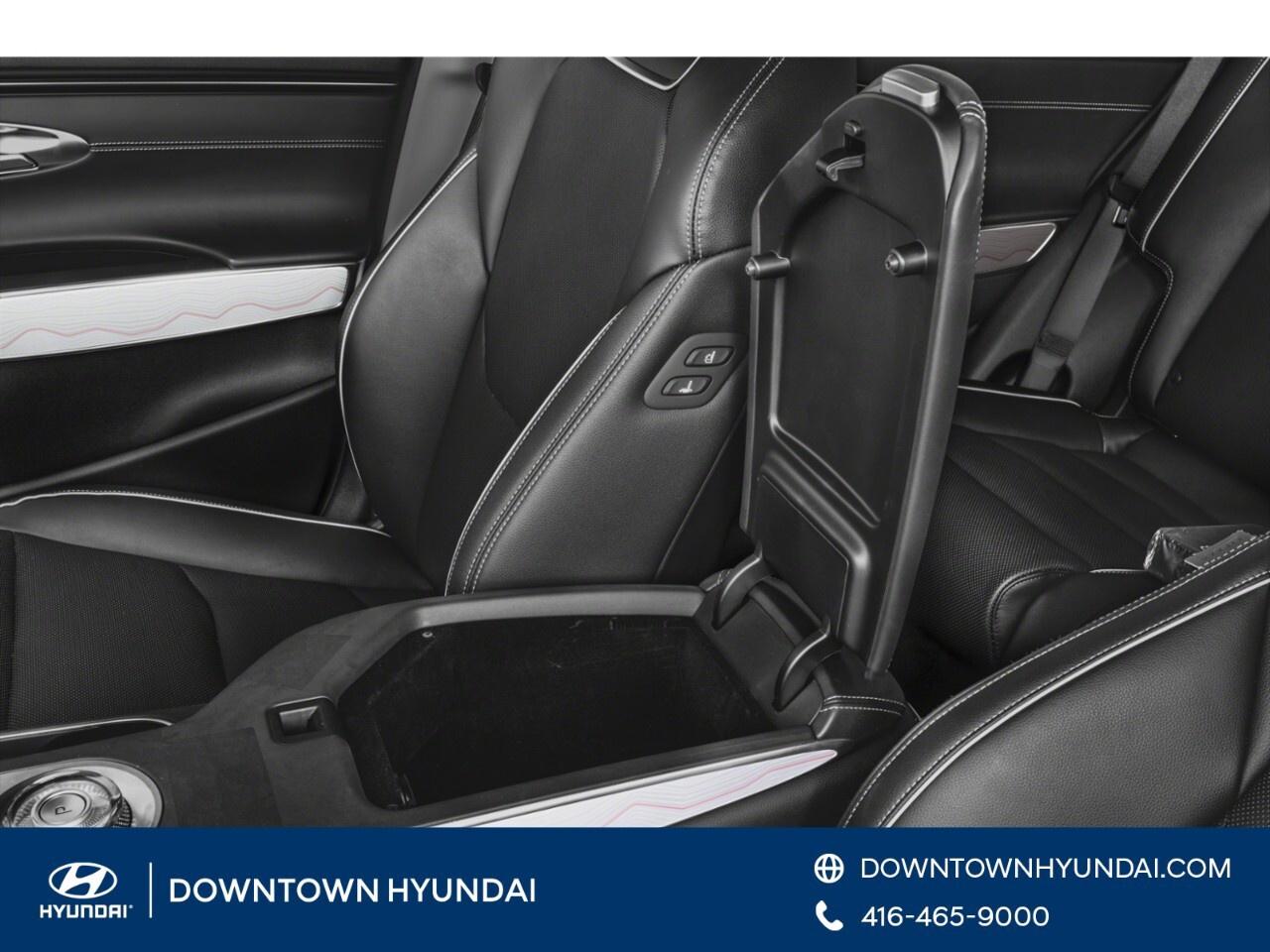 2024 Genesis GV70 2.5T Advanced AWD Photo