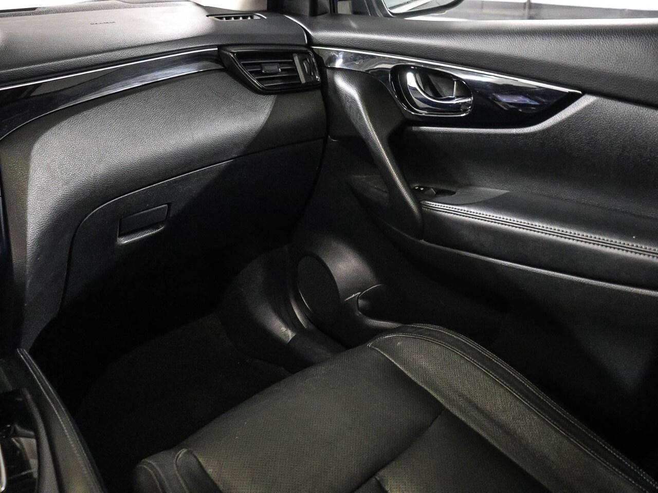 2017 Nissan Qashqai SL Photo