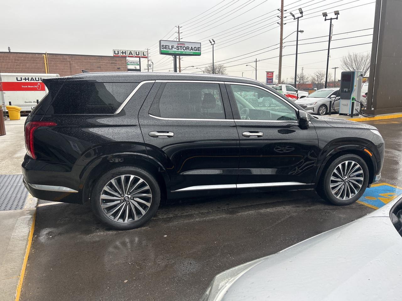 2025 Hyundai PALISADE Ultimate w-Beige Int   Starting from 5.29% OAC Photo
