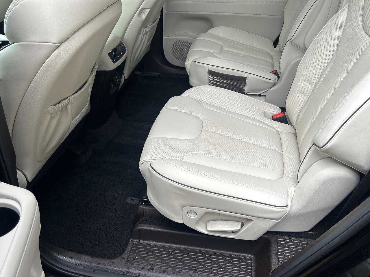2025 Hyundai PALISADE Ultimate w-Beige Int   Starting from 5.29% OAC Photo