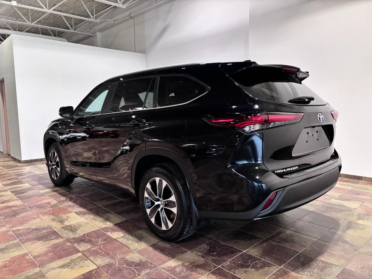 2024 Toyota Highlander Hybrid XLE Photo