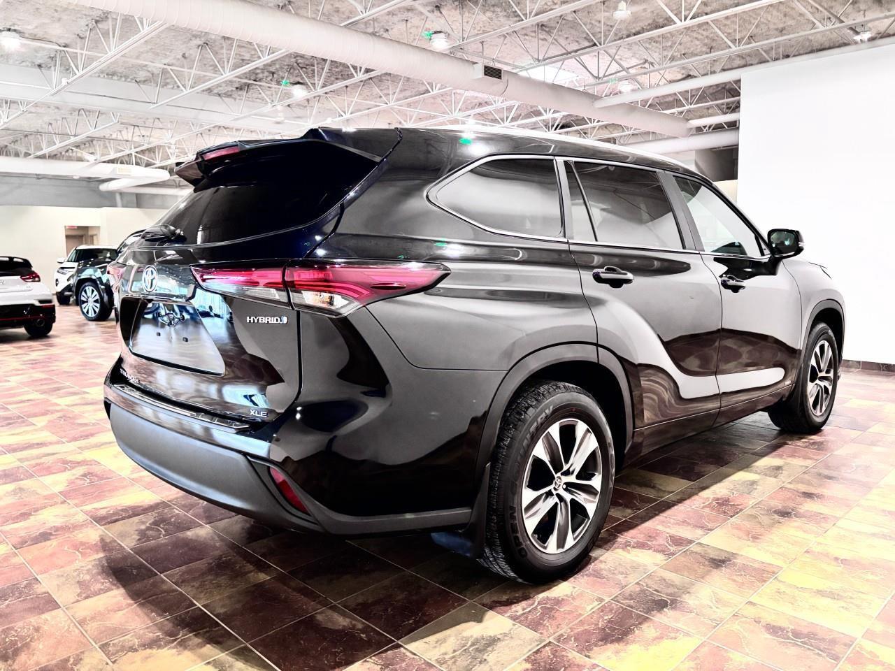 2024 Toyota Highlander Hybrid XLE Photo