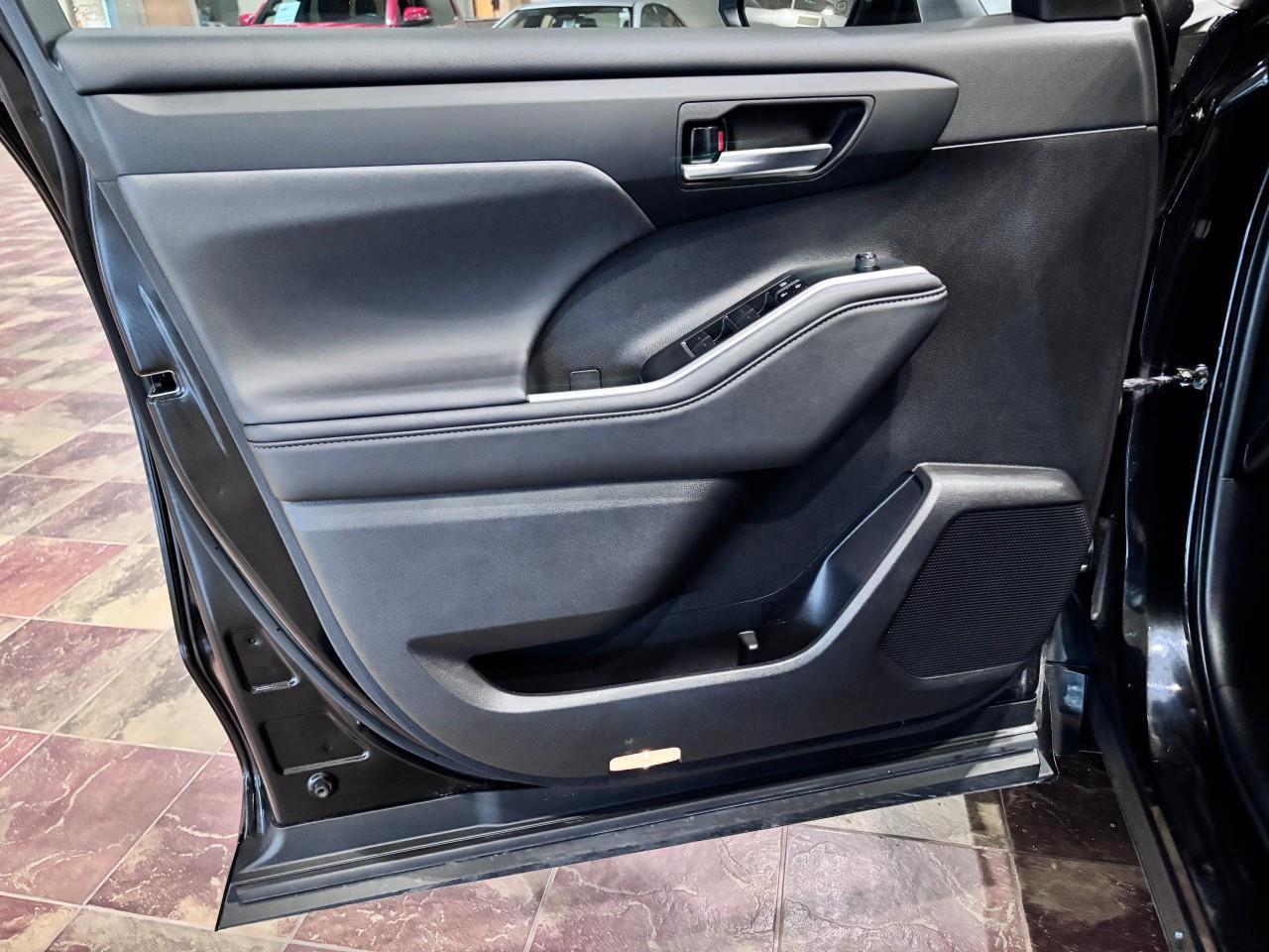 2024 Toyota Highlander Hybrid XLE Photo