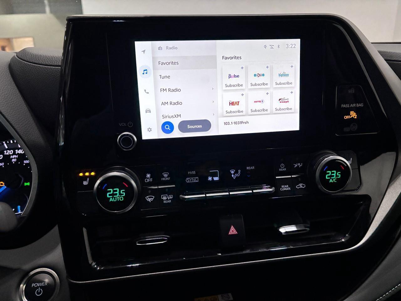 2024 Toyota Highlander Hybrid XLE Photo