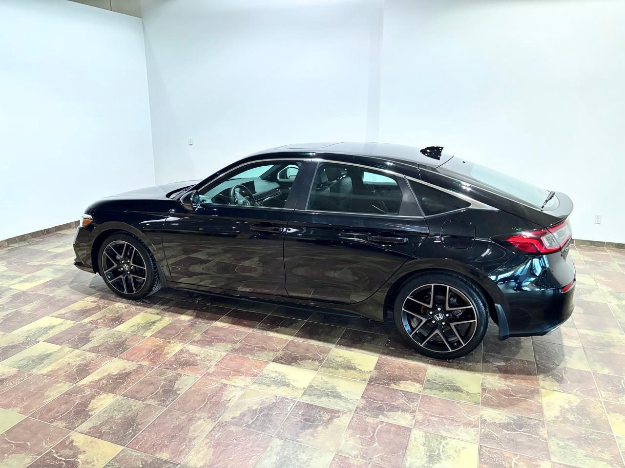 2023 Honda Civic Sport Touring Photo4