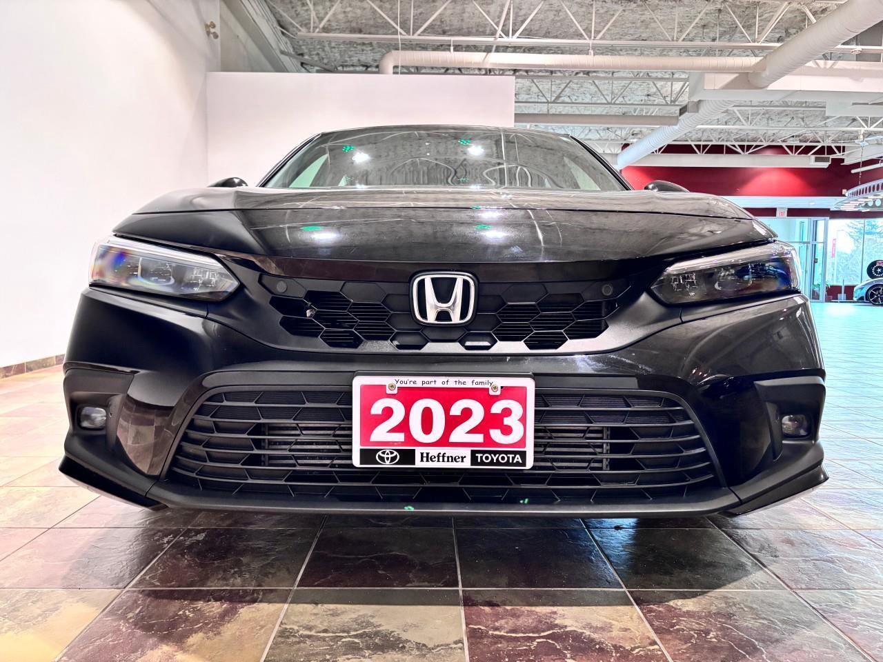 2023 Honda Civic Sport Touring Photo3