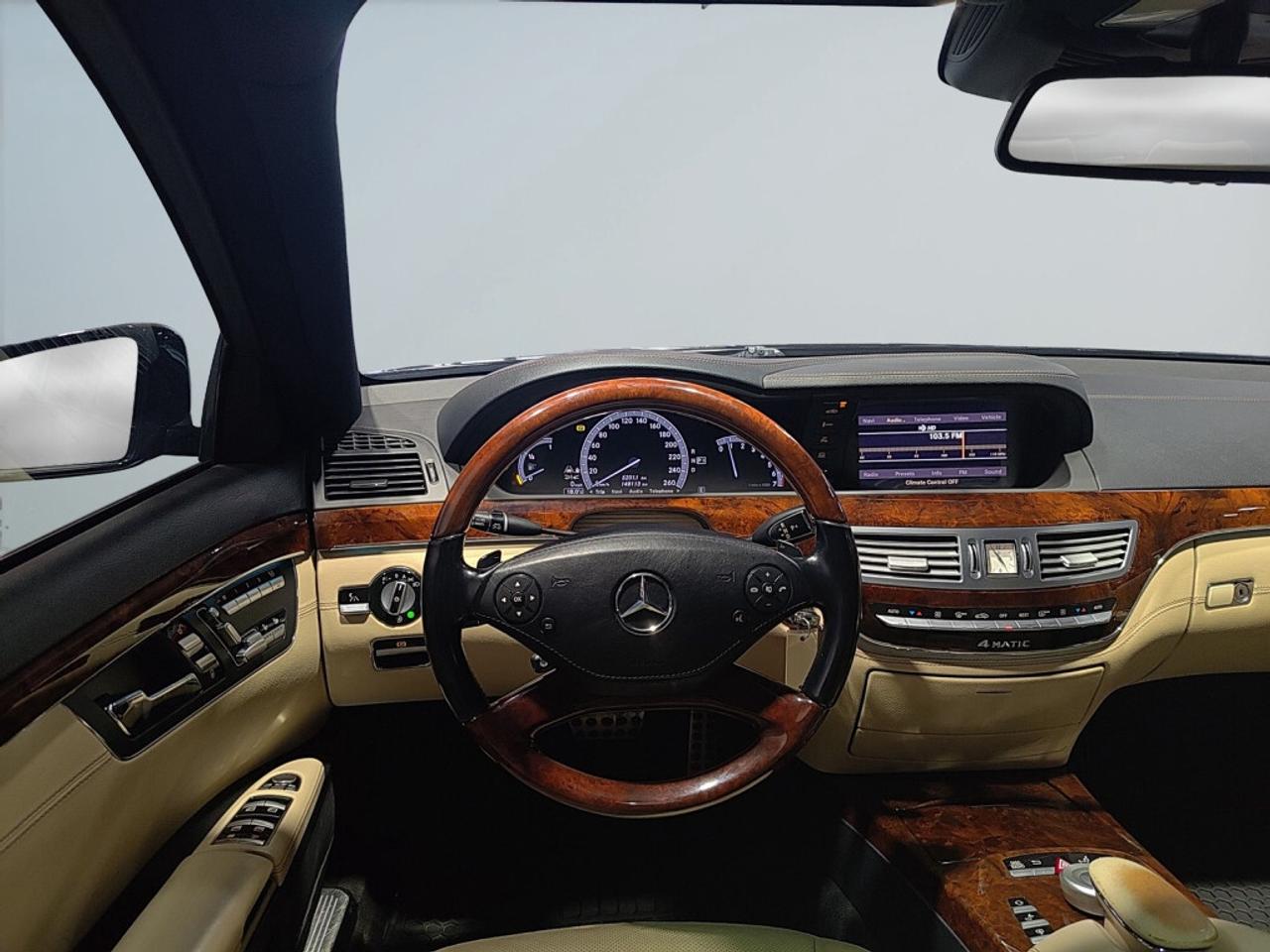 2013 Mercedes-Benz S-Class S 550 4MATIC LWB / NAV / Leather / Sunroof / Very Photo