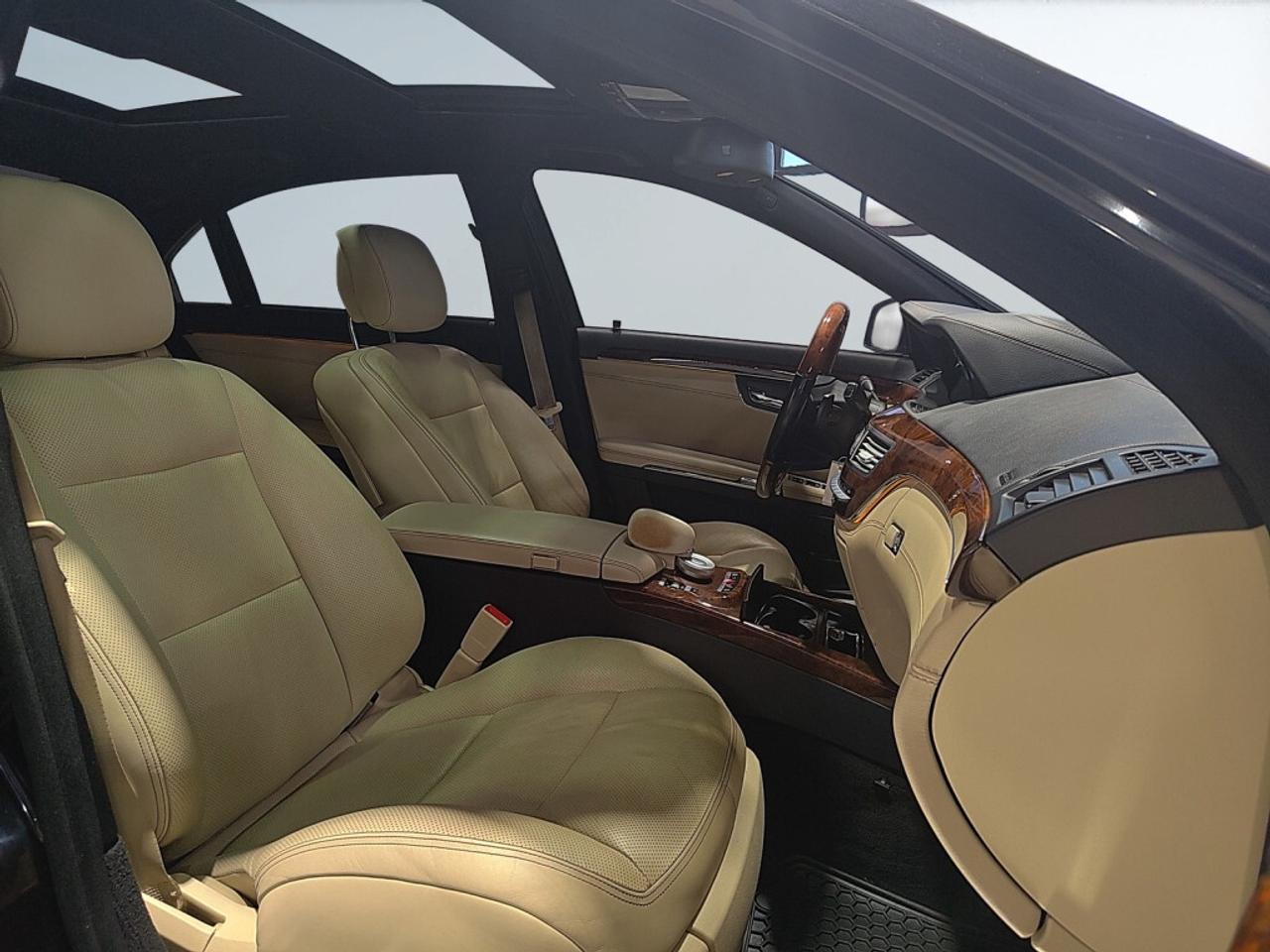 2013 Mercedes-Benz S-Class S 550 4MATIC LWB / NAV / Leather / Sunroof / Very Photo