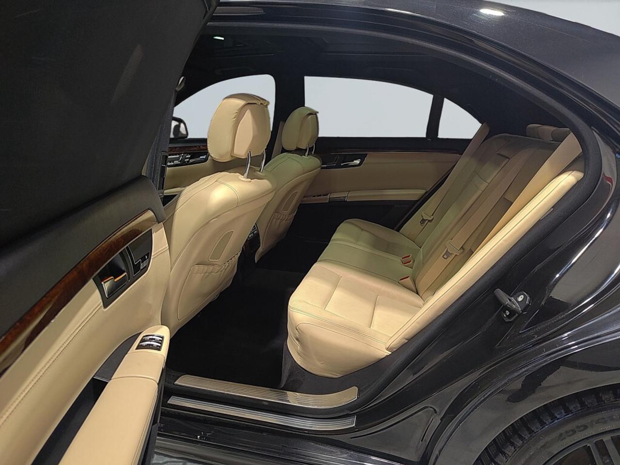 2013 Mercedes-Benz S-Class S 550 4MATIC LWB / NAV / Leather / Sunroof / Very Photo