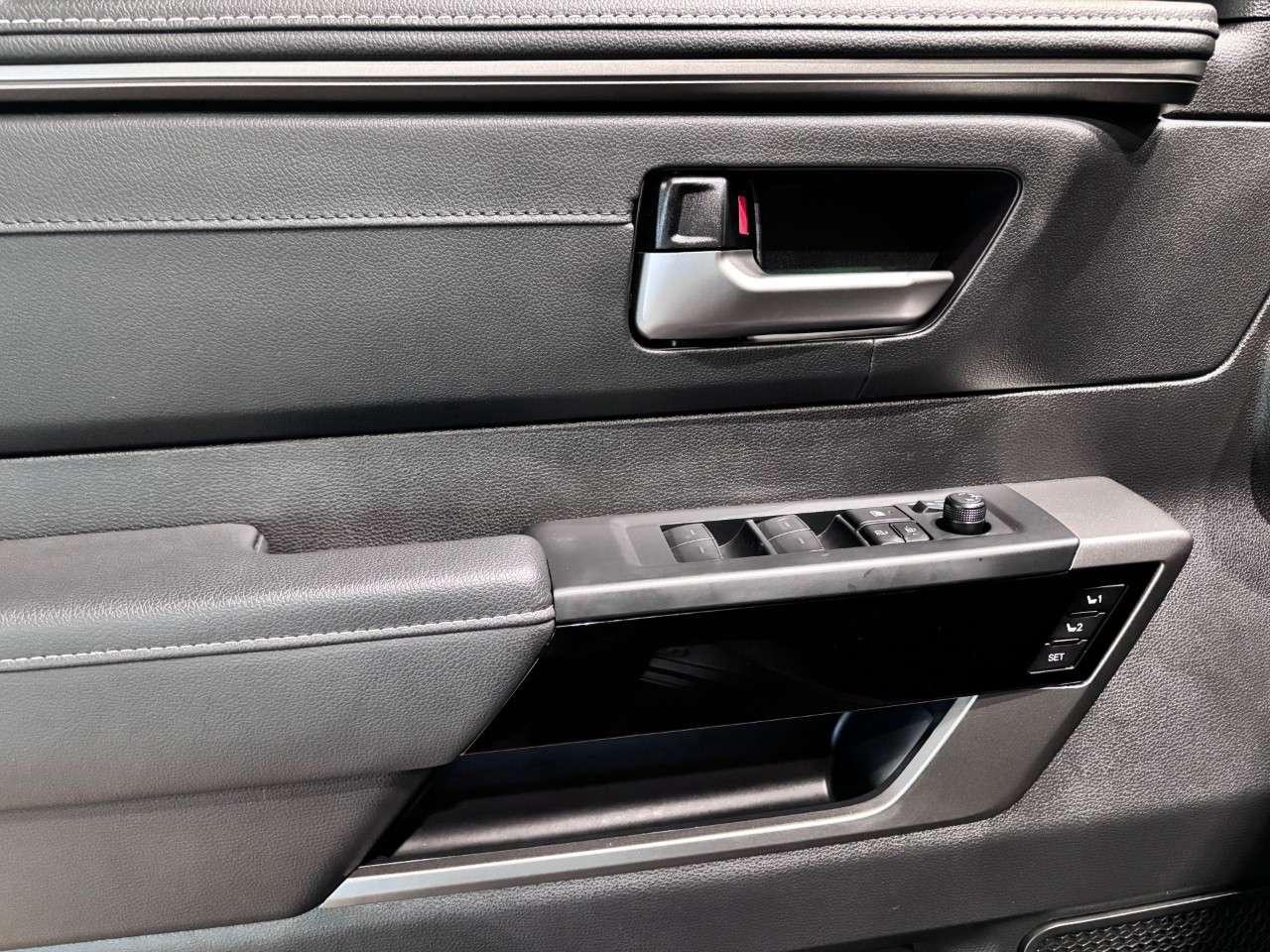 2026 Toyota Tundra 4X4 CrewMax Limited Photo
