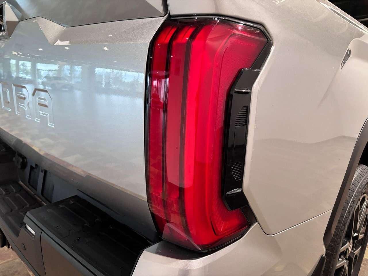 2026 Toyota Tundra 4X4 CrewMax Limited Photo