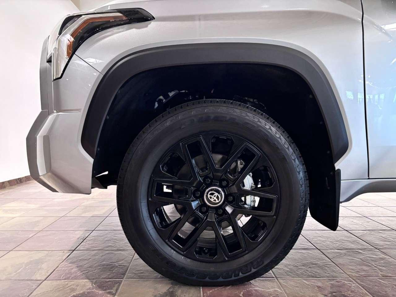 2026 Toyota Tundra 4X4 CrewMax Limited Photo