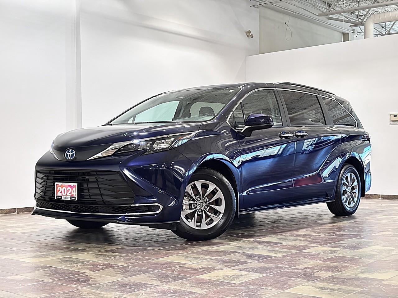 2024 Toyota Sienna XLE 8-Passenger Photo