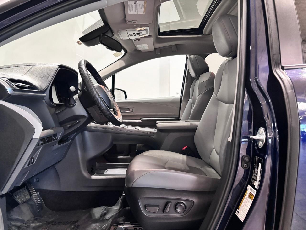 2024 Toyota Sienna XLE 8-Passenger Photo