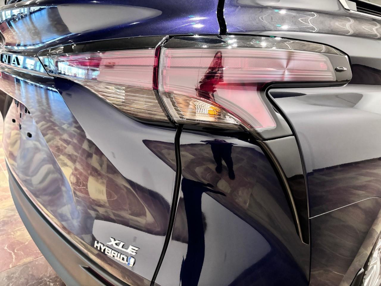 2024 Toyota Sienna XLE 8-Passenger Photo