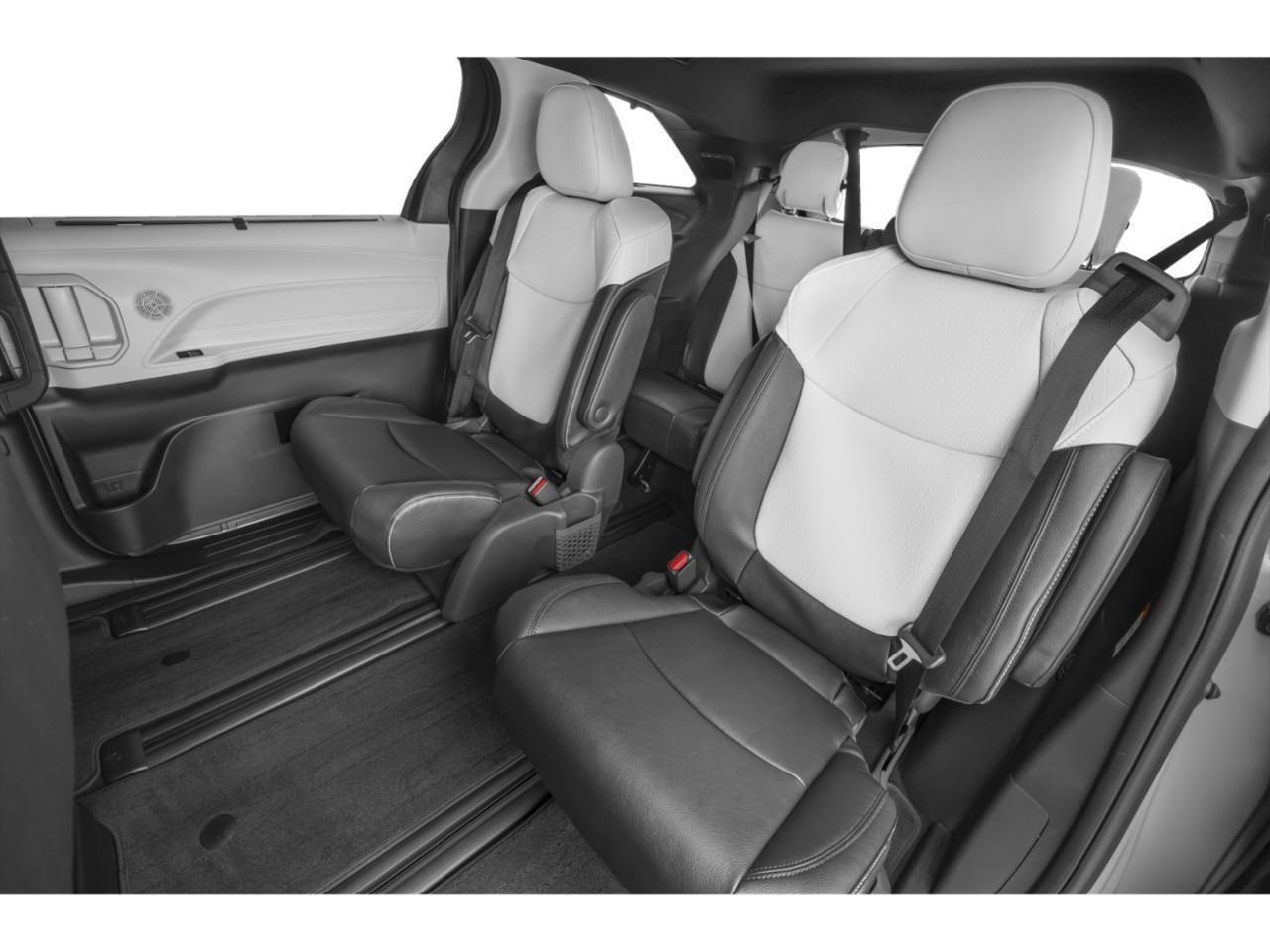2025 Toyota Sienna XSE 7-Passenger Photo