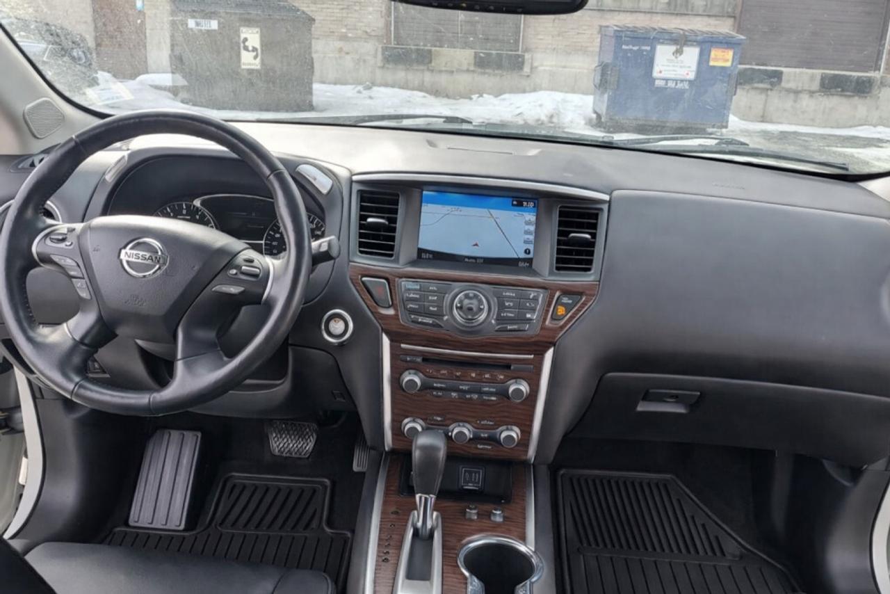 2019 Nissan Pathfinder Platinum / 7 Seater / NAV / Sunroof / Leather / Dr Photo