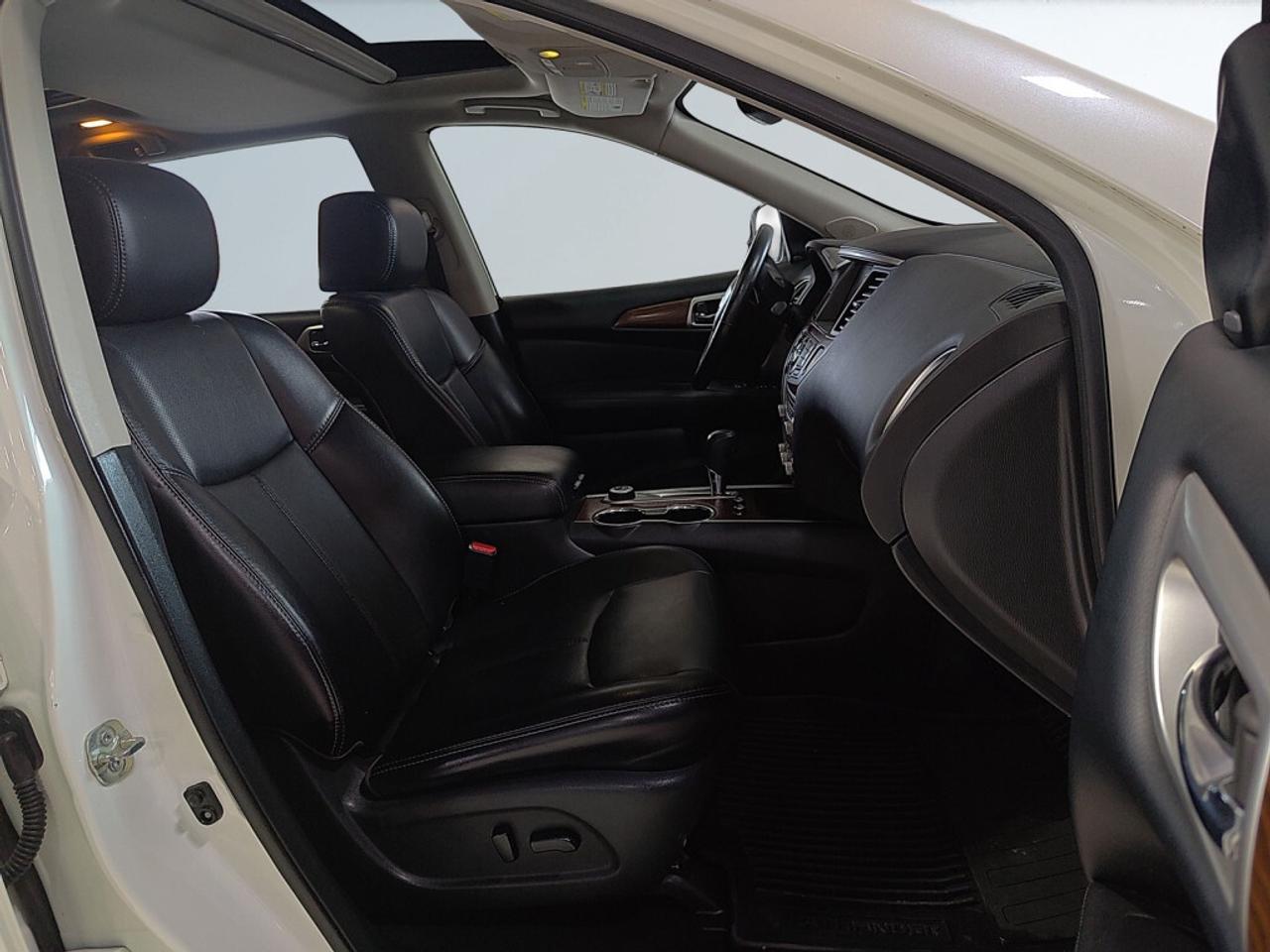 2019 Nissan Pathfinder Platinum / 7 Seater / NAV / Sunroof / Leather / Dr Photo