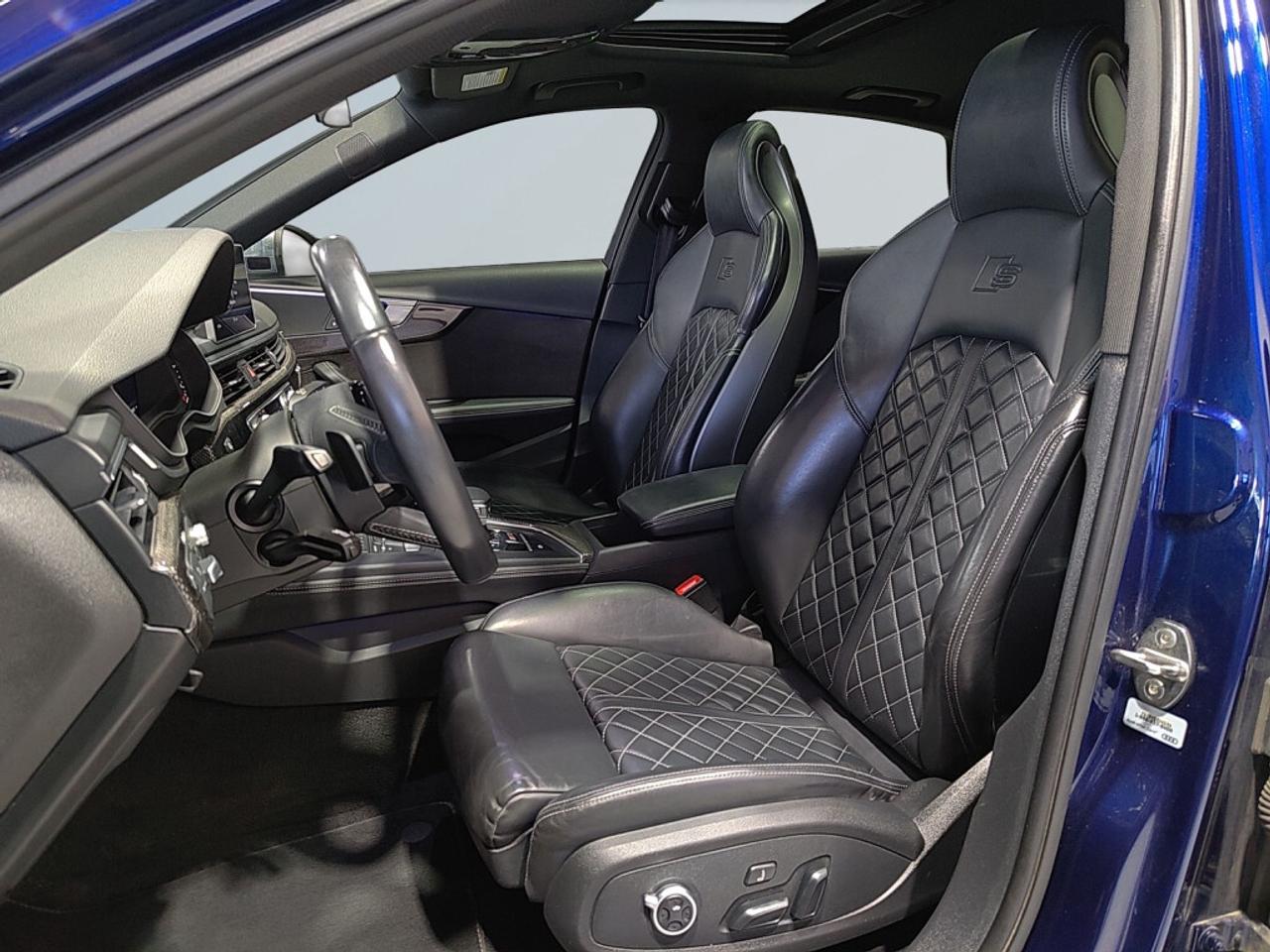 2018 Audi S4 Technik Quattro S-Line / NAV / Sunroof / Drive Ass Photo