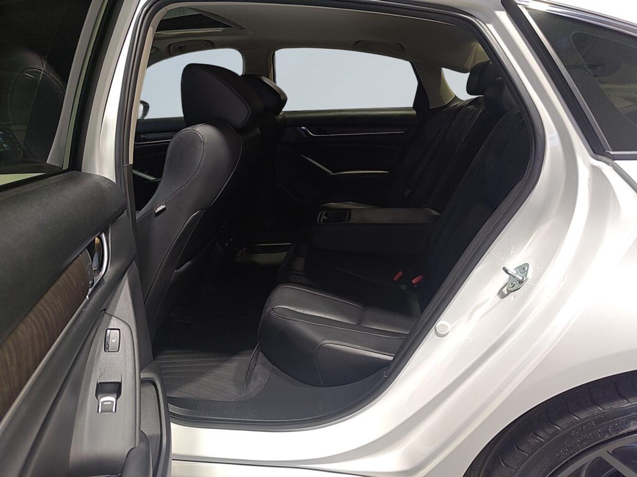 2022 Honda Accord Sedan Touring / NAV / Leather / Sunroof / Blind Spot Ass Photo