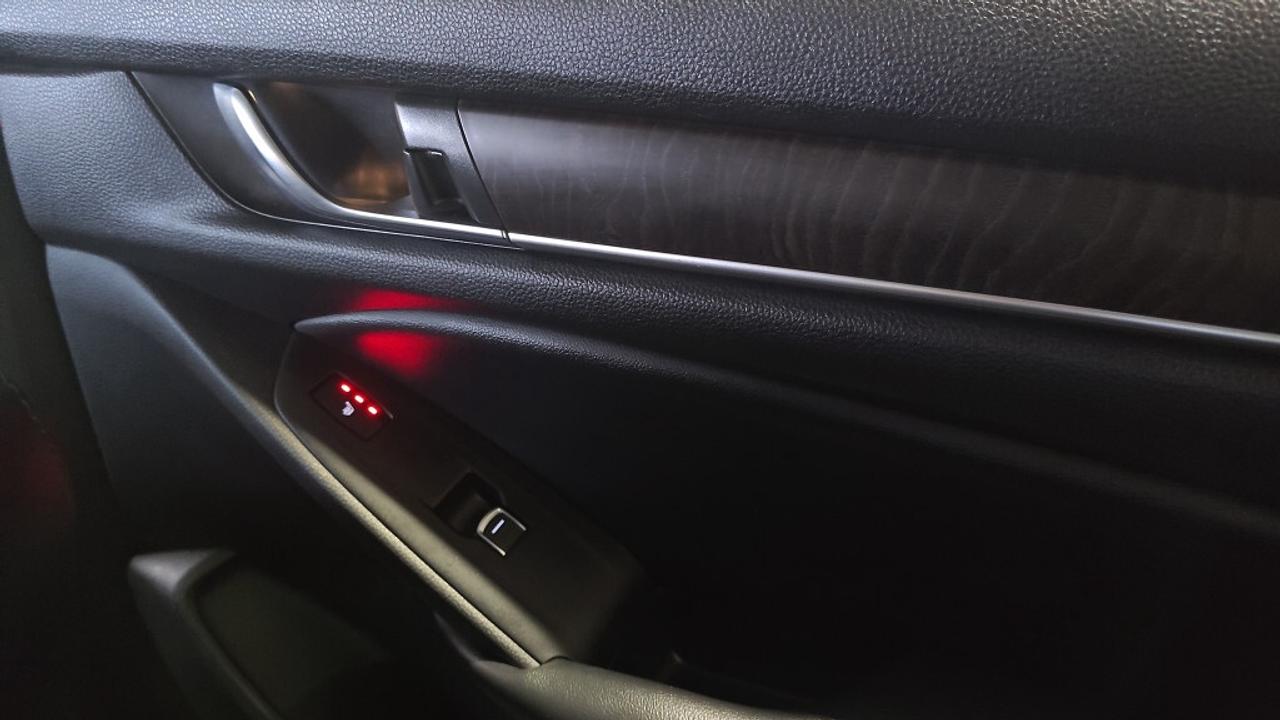 2022 Honda Accord Sedan Touring / NAV / Leather / Sunroof / Blind Spot Ass Photo