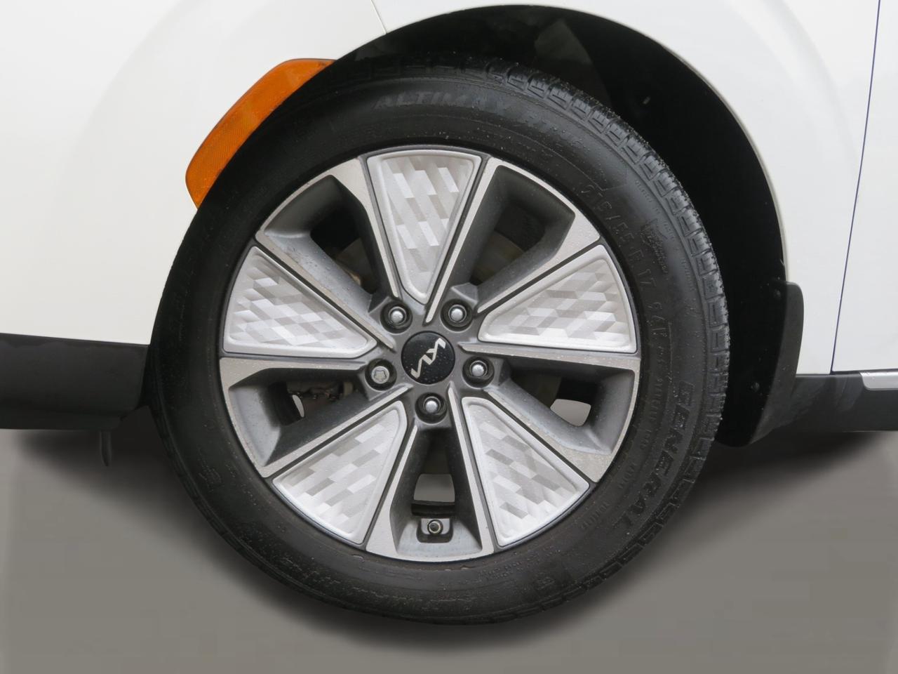 2022 Kia Soul EV EV Limited Auto Photo