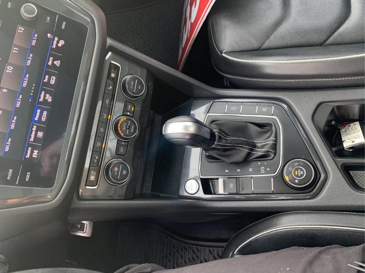 2021 Volkswagen Tiguan R-Line Highline 4MOTION / NAV / Leather / Sunroof Photo