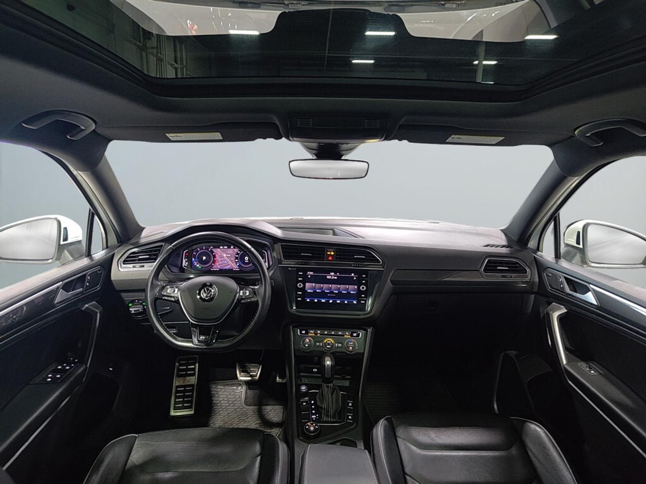 2021 Volkswagen Tiguan R-Line Highline 4MOTION / NAV / Leather / Sunroof Photo