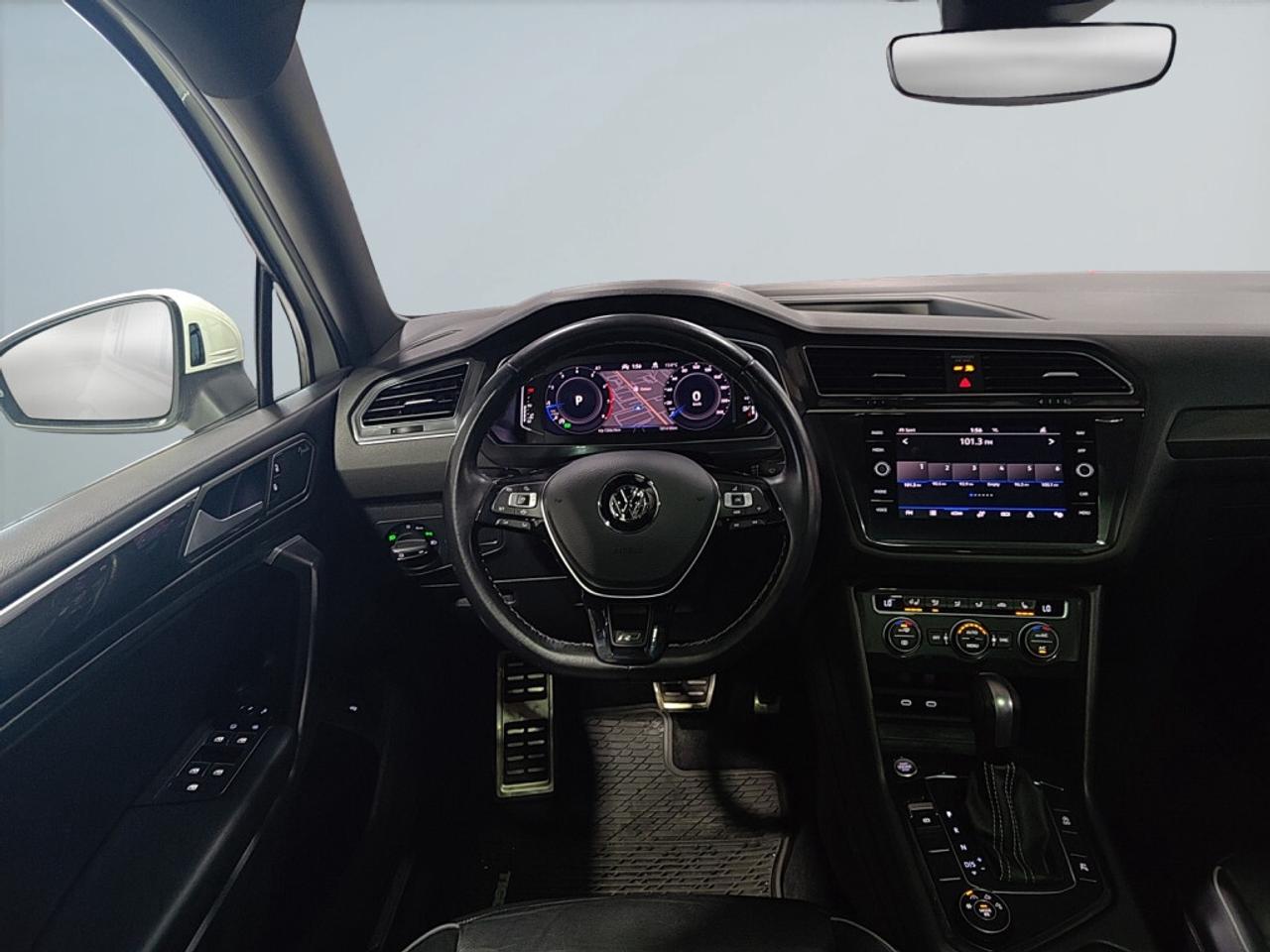 2021 Volkswagen Tiguan R-Line Highline 4MOTION / NAV / Leather / Sunroof Photo