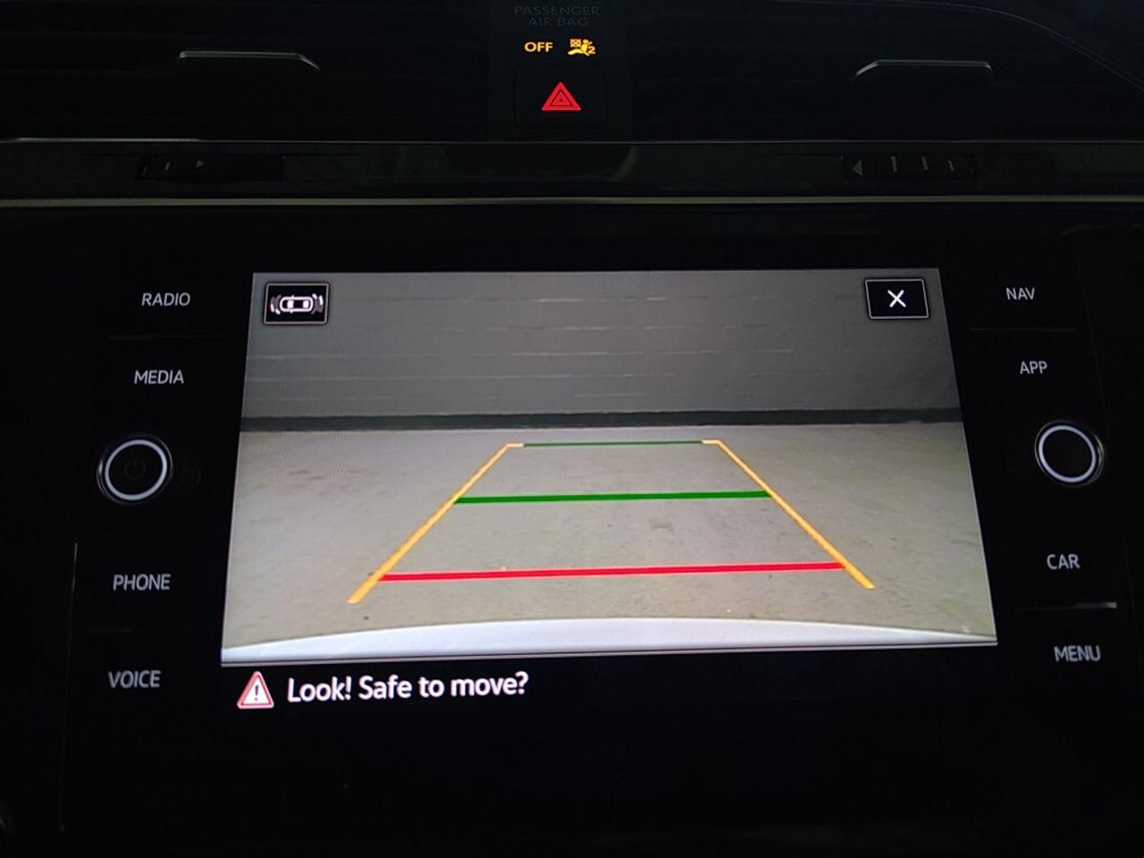 2021 Volkswagen Tiguan R-Line Highline 4MOTION / NAV / Leather / Sunroof Photo