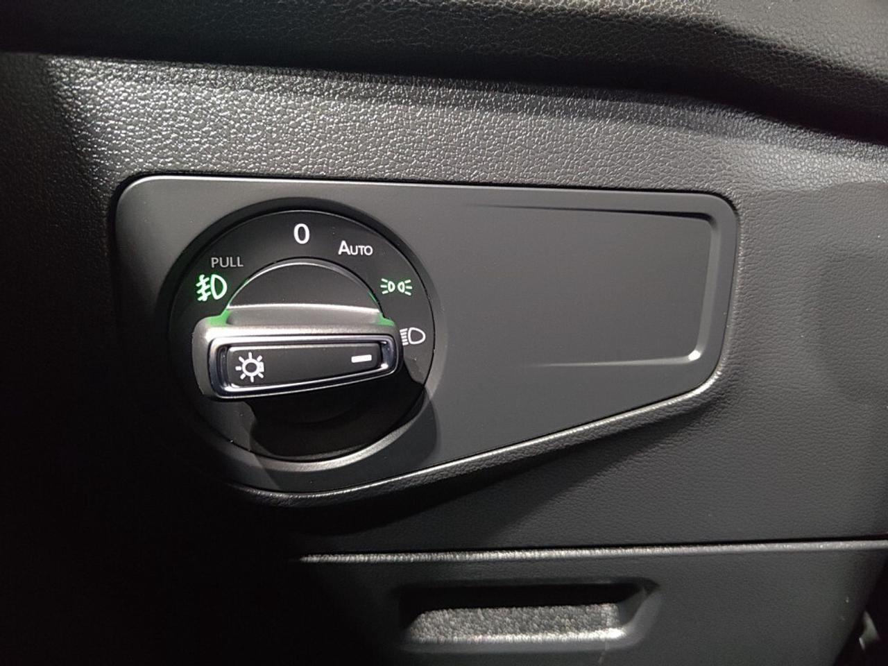 2021 Volkswagen Tiguan R-Line Highline 4MOTION / NAV / Leather / Sunroof Photo