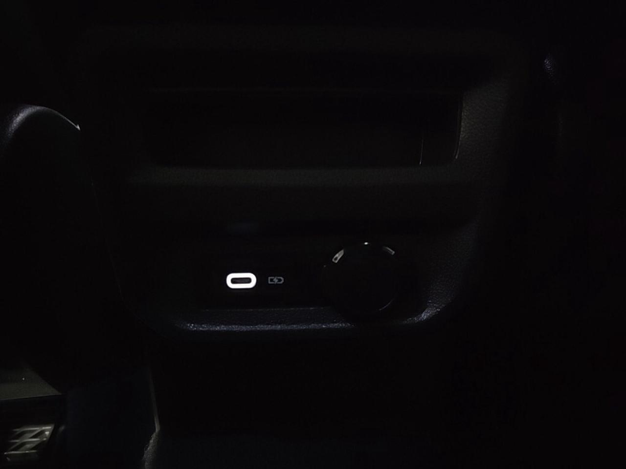 2021 Volkswagen Tiguan R-Line Highline 4MOTION / NAV / Leather / Sunroof Photo