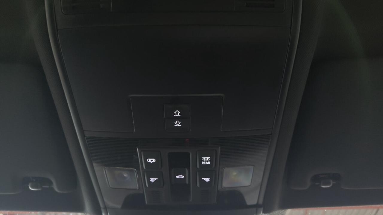 2021 Volkswagen Tiguan R-Line Highline 4MOTION / NAV / Leather / Sunroof Photo