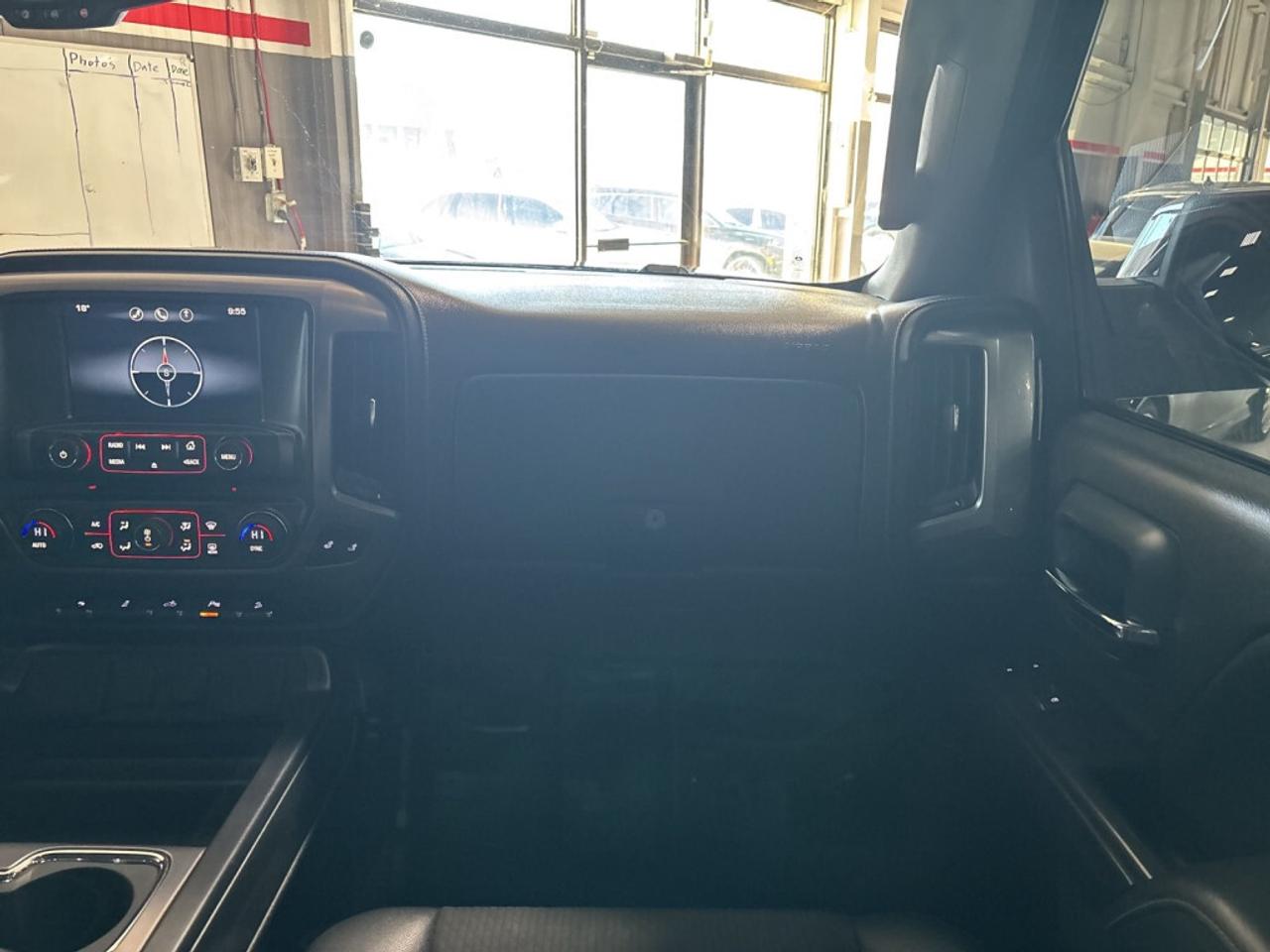 2014 GMC Sierra 1500 SLE 4X4 Elevation Crew Cab 5.75 ft. box 143.5 in. Photo