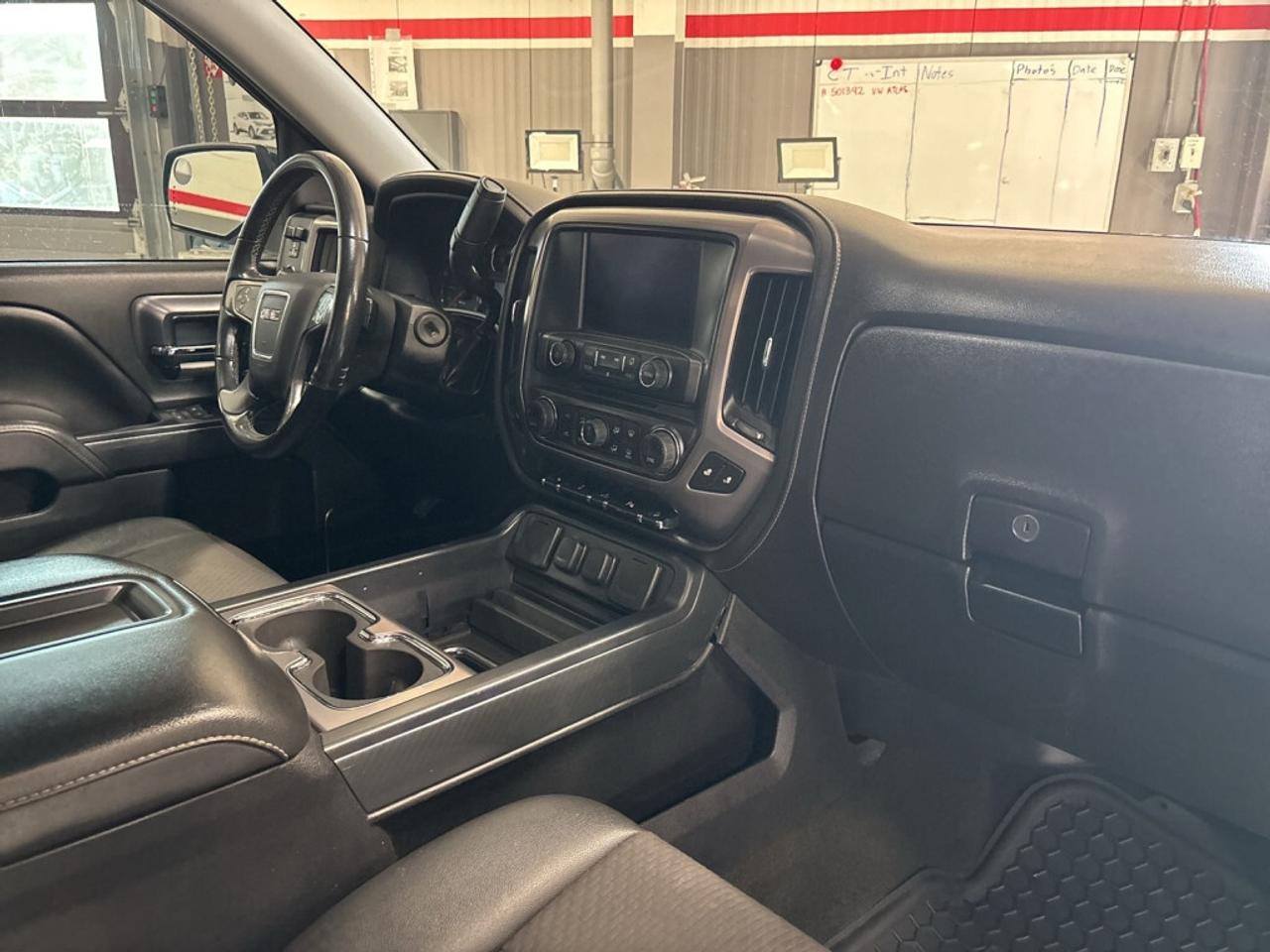 2014 GMC Sierra 1500 SLE 4X4 Elevation Crew Cab 5.75 ft. box 143.5 in. Photo