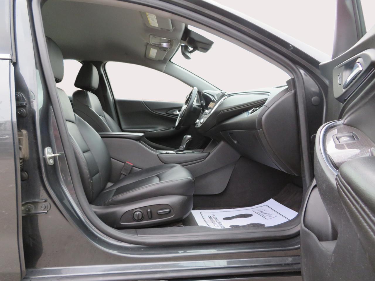 2016 Chevrolet Malibu 4dr Sdn LT w/1LT Photo