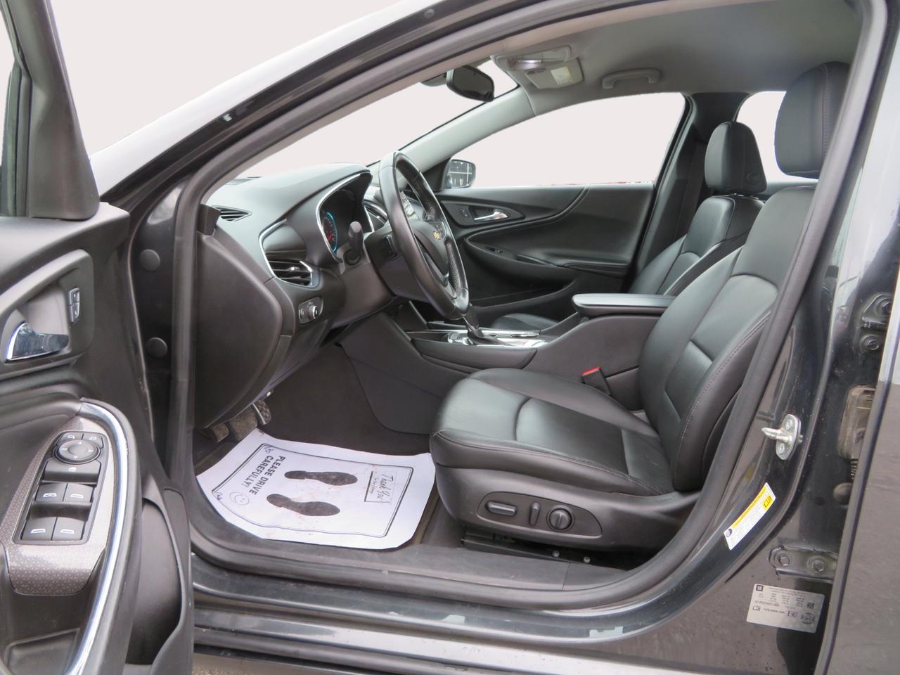 2016 Chevrolet Malibu 4dr Sdn LT w/1LT Photo