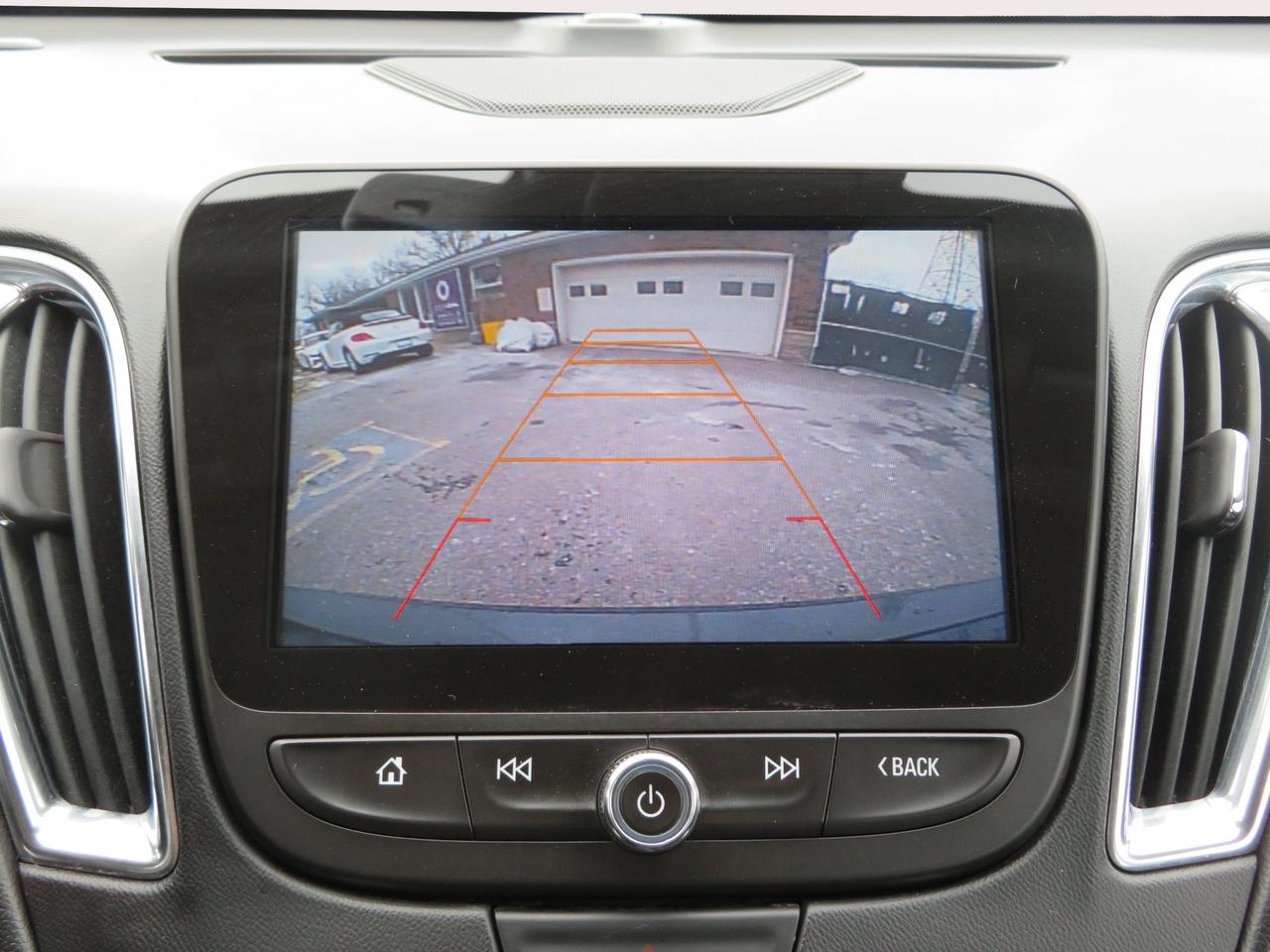 2016 Chevrolet Malibu 4dr Sdn LT w/1LT Photo