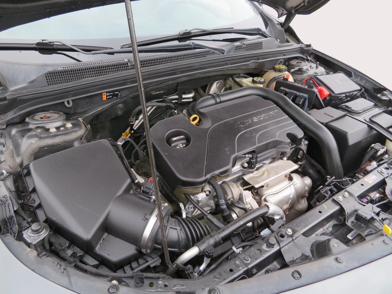 2016 Chevrolet Malibu 4dr Sdn LT w/1LT Photo